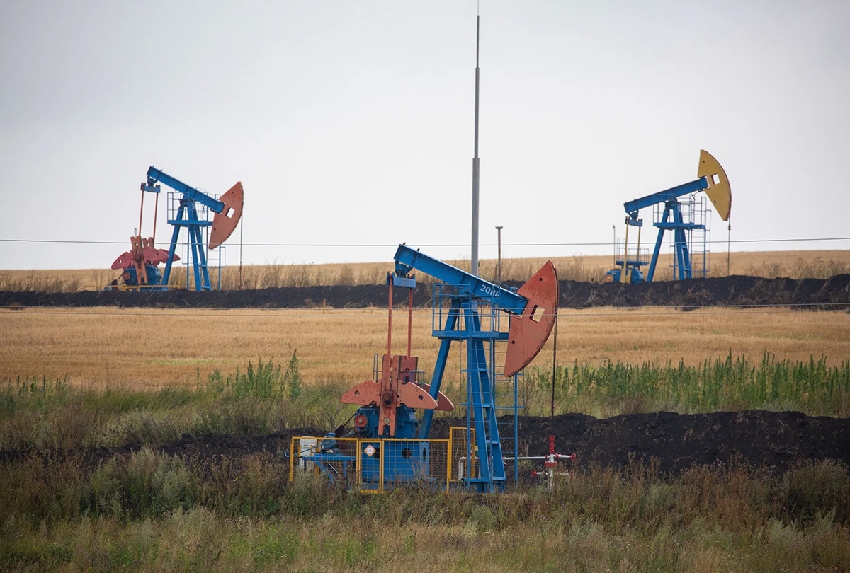 European Commission Proposes Russian Oil Price Cap 15% Below Global Price