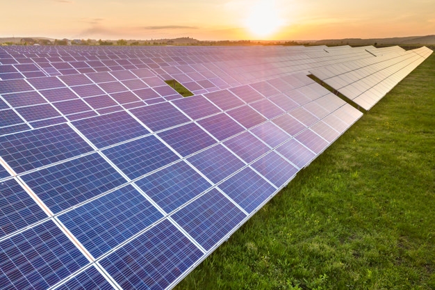 Güneş enerjisi tarihte ilk kez en büyük elektrik kaynağı oldu