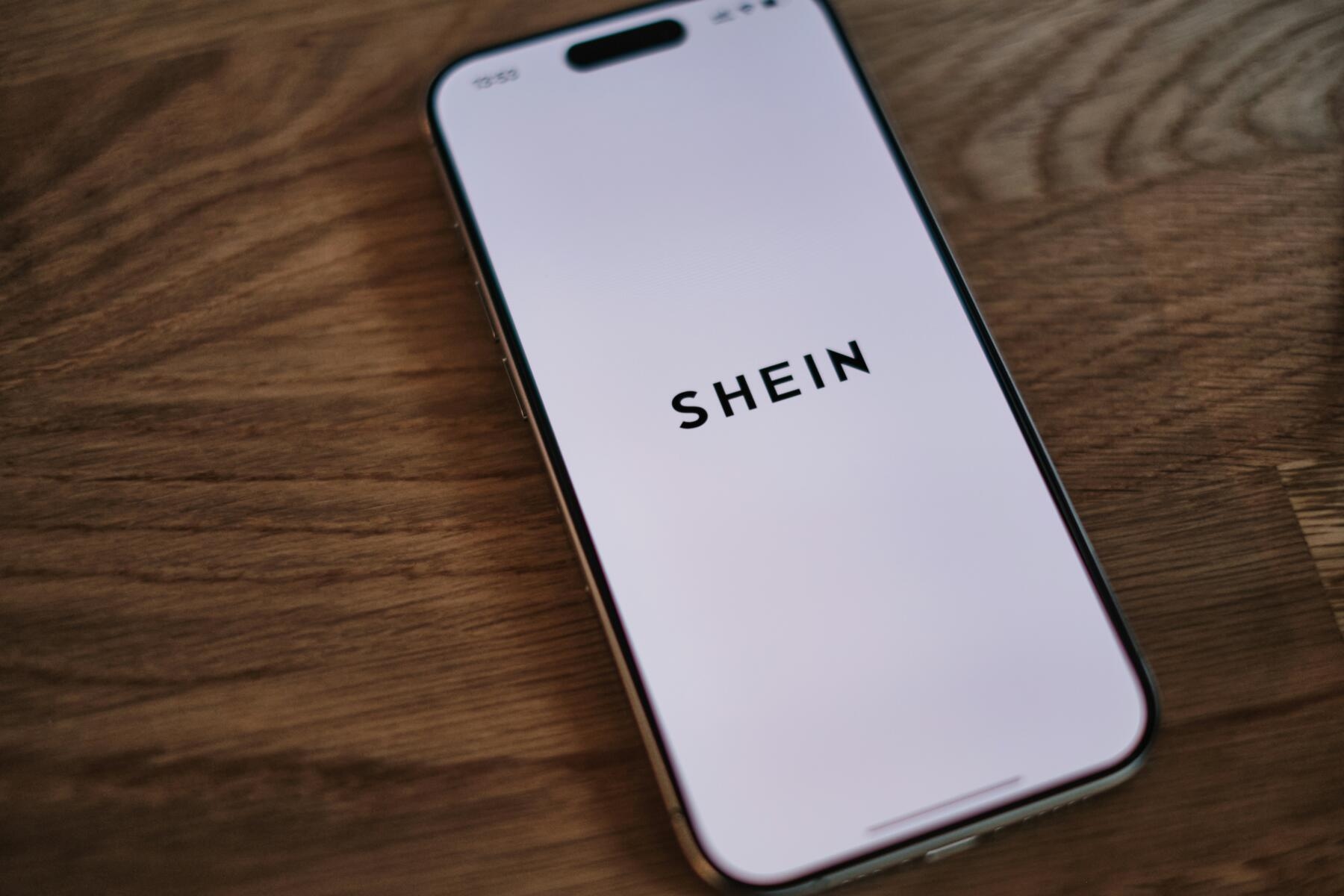 Shein, en 2024 nuevo aumento de emisiones de CO₂ pese a los compromisos climáticos