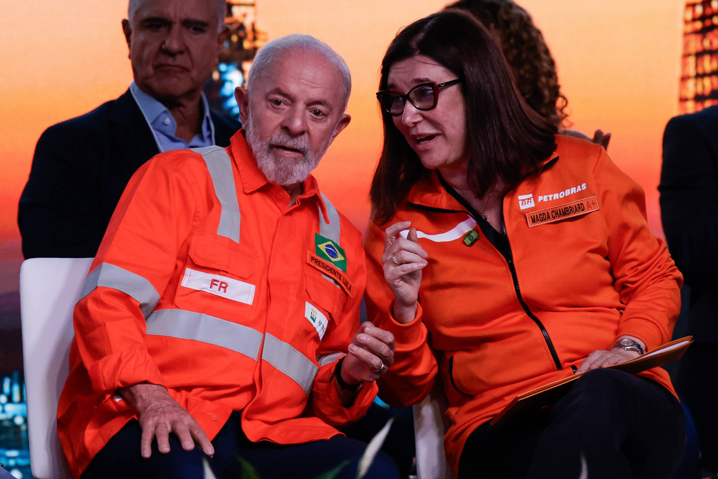 Petrobras assina contratos de R$ 4,9 bilhões para retomar obras da Refinaria Abreu e Lima