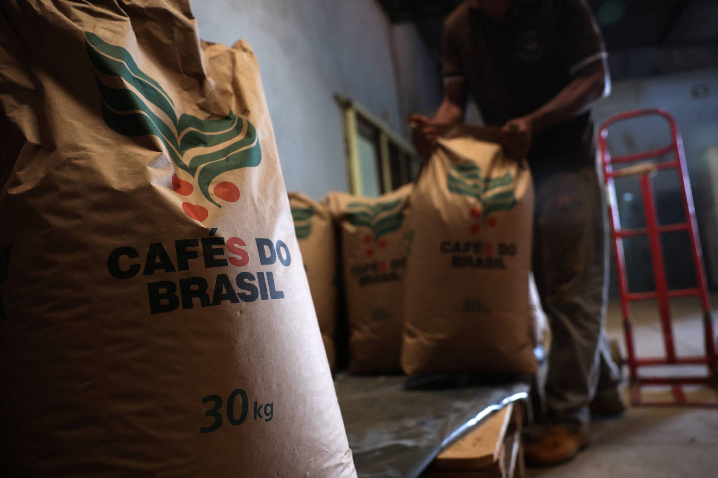 7 produtos que podem ficar mais caros para os americanos com tarifa de Trump ao Brasil