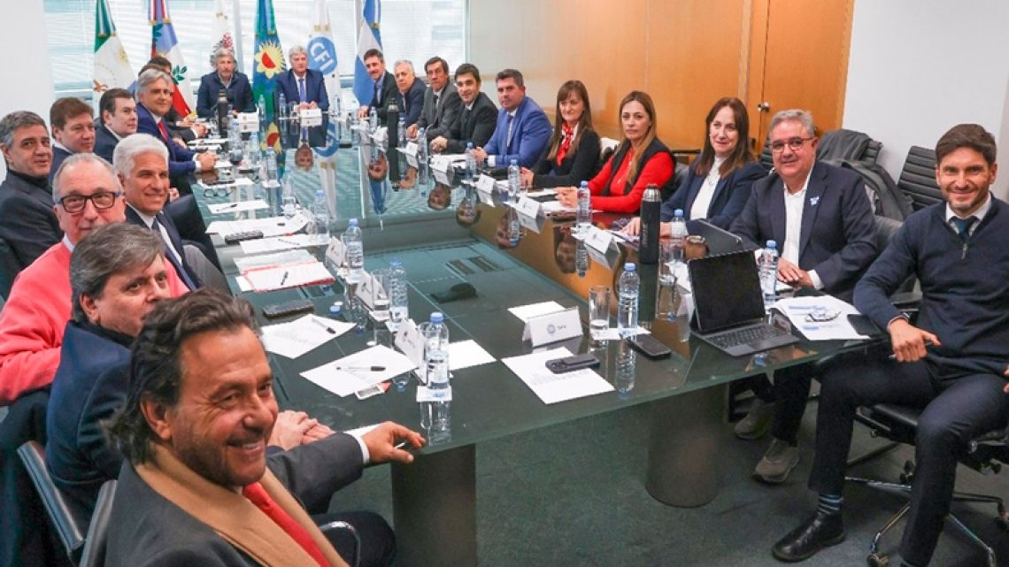Gobernadores acusan a Milei de "robarse los ATN" y lanzan ley para coparticipar fondos