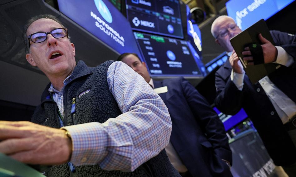 „Jesteśmy w nowej hossie”, ale z drugiej strony „rynek ignoruje ryzyko recesji”. Kto ma rację na Wall Street?