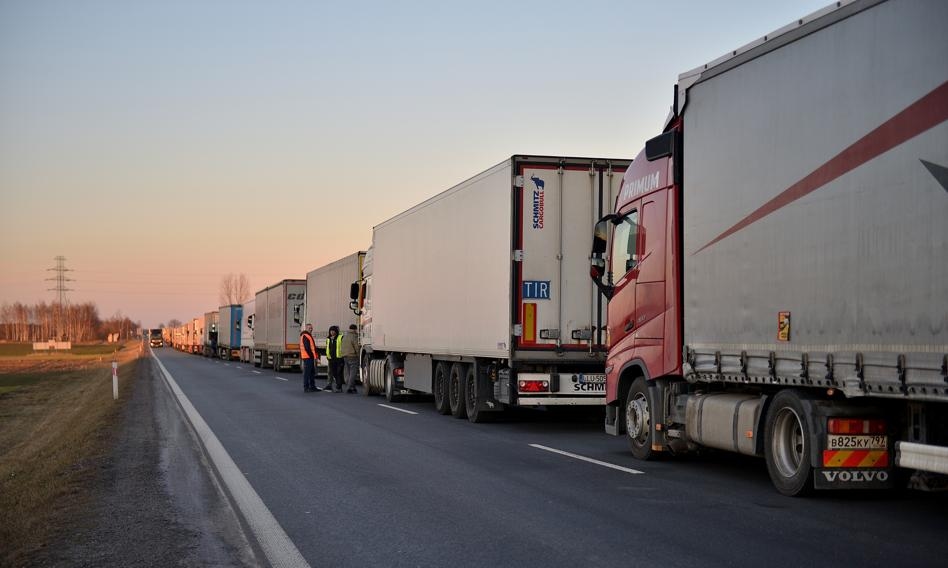 I controlli colpiranno trasporti e profitti. "Tutti rimarranno bloccati nel traffico"