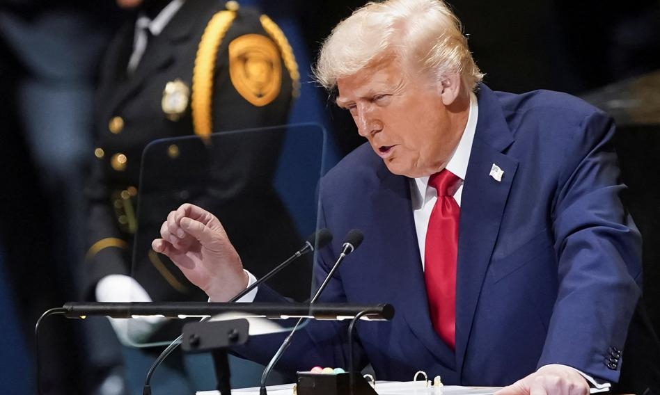 I capriole di Trump all'ONU. Accusa l'ONU di "frode", minaccia la Russia di sanzioni e avverte che "i vostri Paesi cadranno".