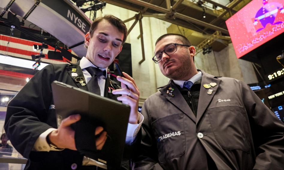 Os índices de Wall Street começaram setembro com quedas, enquanto os investidores aguardam dados do mercado de trabalho.