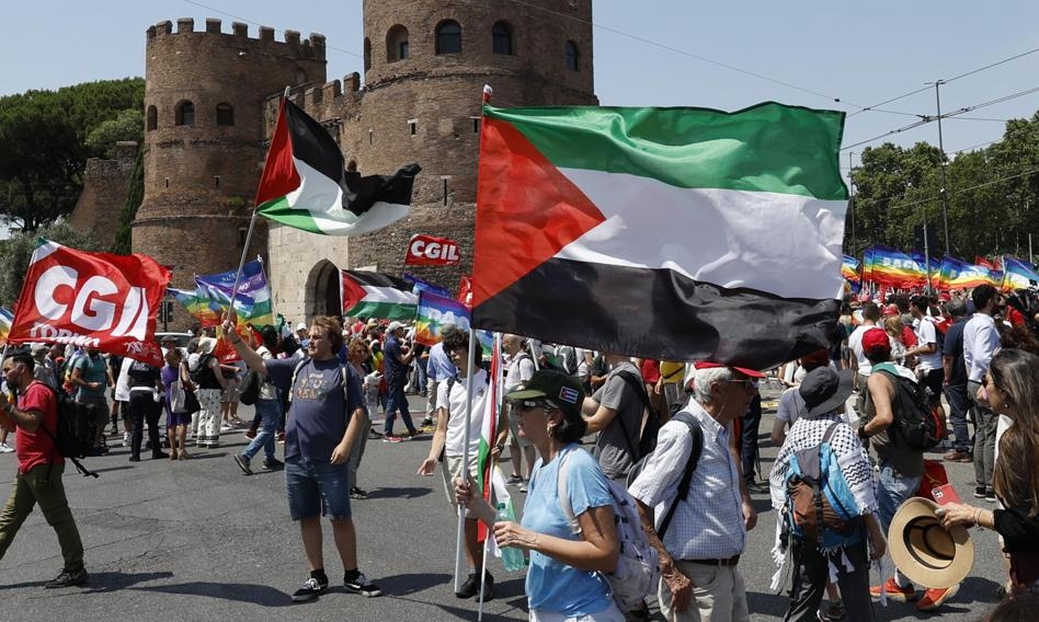 Italians protest Israel and military build-up: "If Trump intervenes, there will be war"