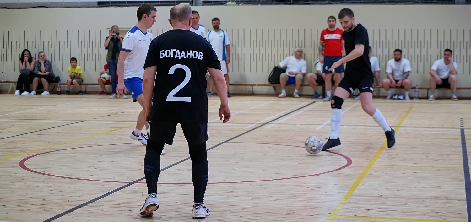 Business vs. Government: Novgorodians held a football tournament on Russian Entrepreneurship Day