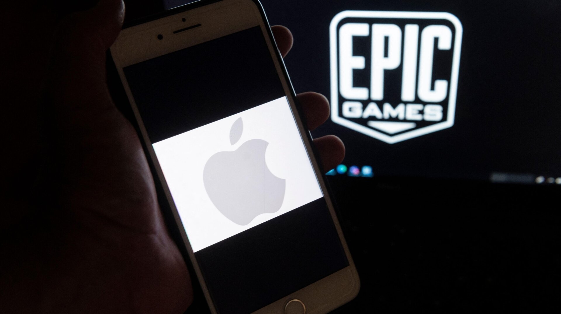 Juez federal remite penalmente a ejecutivo de Apple por "mentiras obvias"