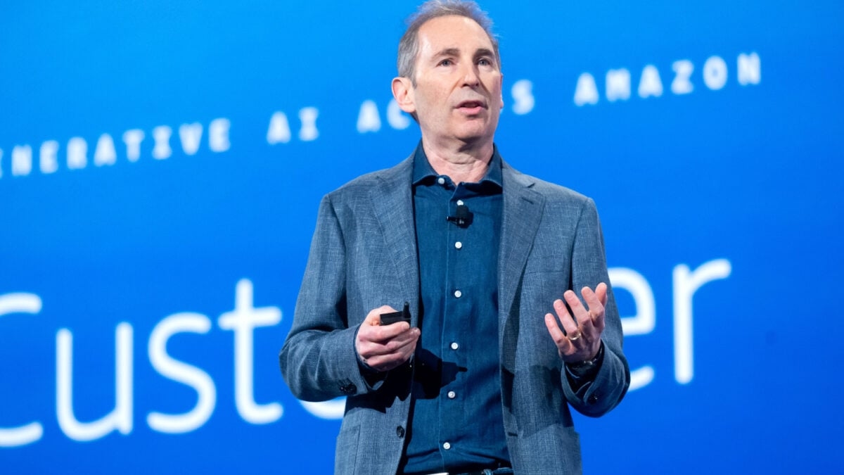 Amazon prepara a sus empleados para los despidos destacando el poder de los agentes de IA