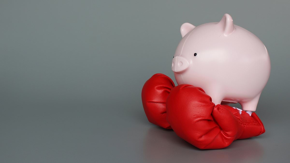 Walka o Cash Isa przybiera na sile, ponieważ dostawcy obniżają stawki: Które z nich są teraz NAPRAWDĘ najlepszym zakupem?