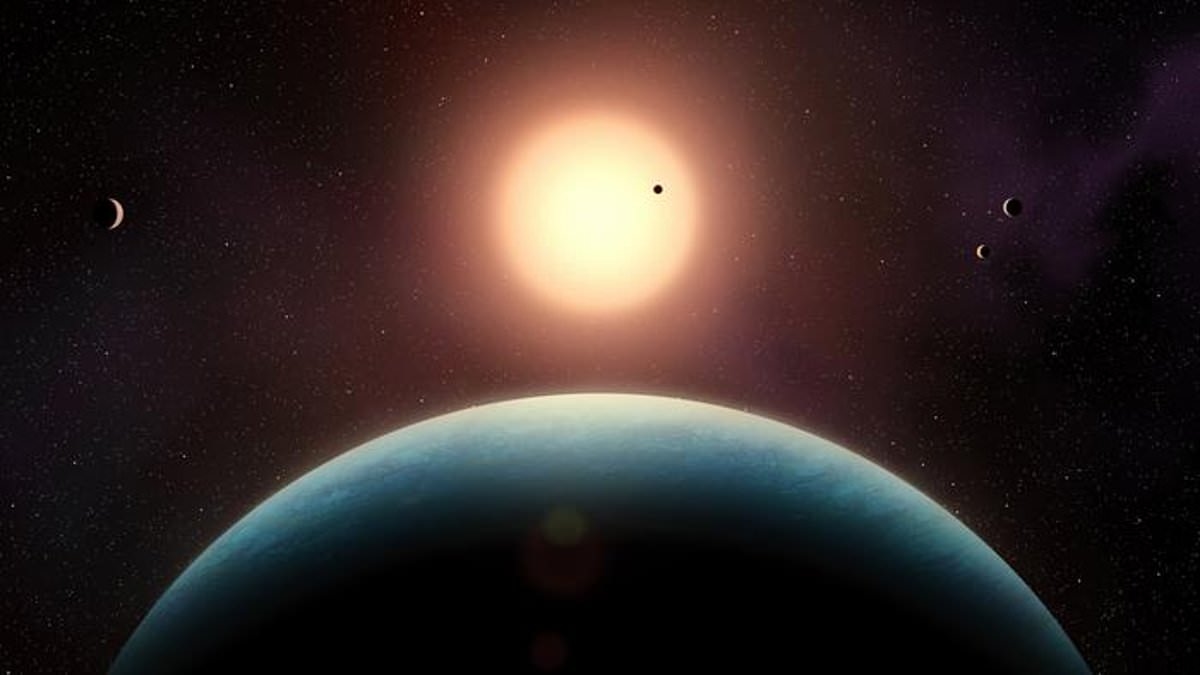 Is THIS where aliens are hiding? Scientists discover a 'super-Earth' planet 35 light-years away - and it might have the right conditions to support life