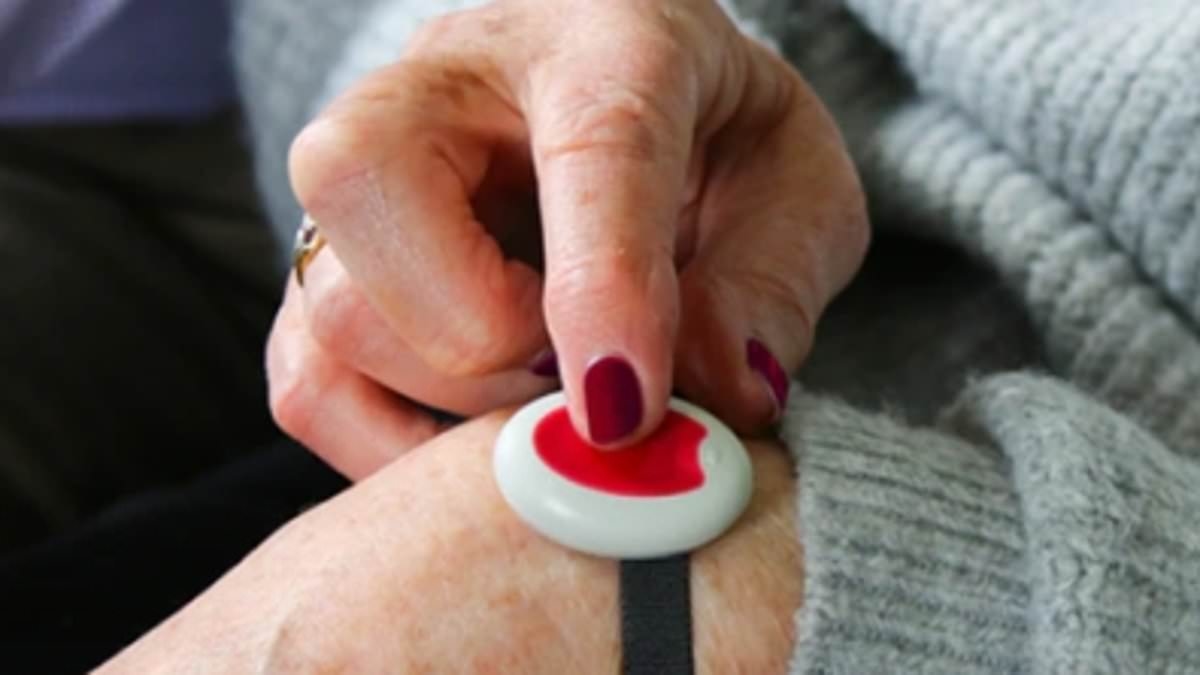 Pilne ostrzeżenie dla Brytyjczyków, ponieważ eksperci ujawniają, że tysiące ALARMÓW używanych przez osoby starsze wkrótce przestaną działać — czy TY musisz podjąć działania?