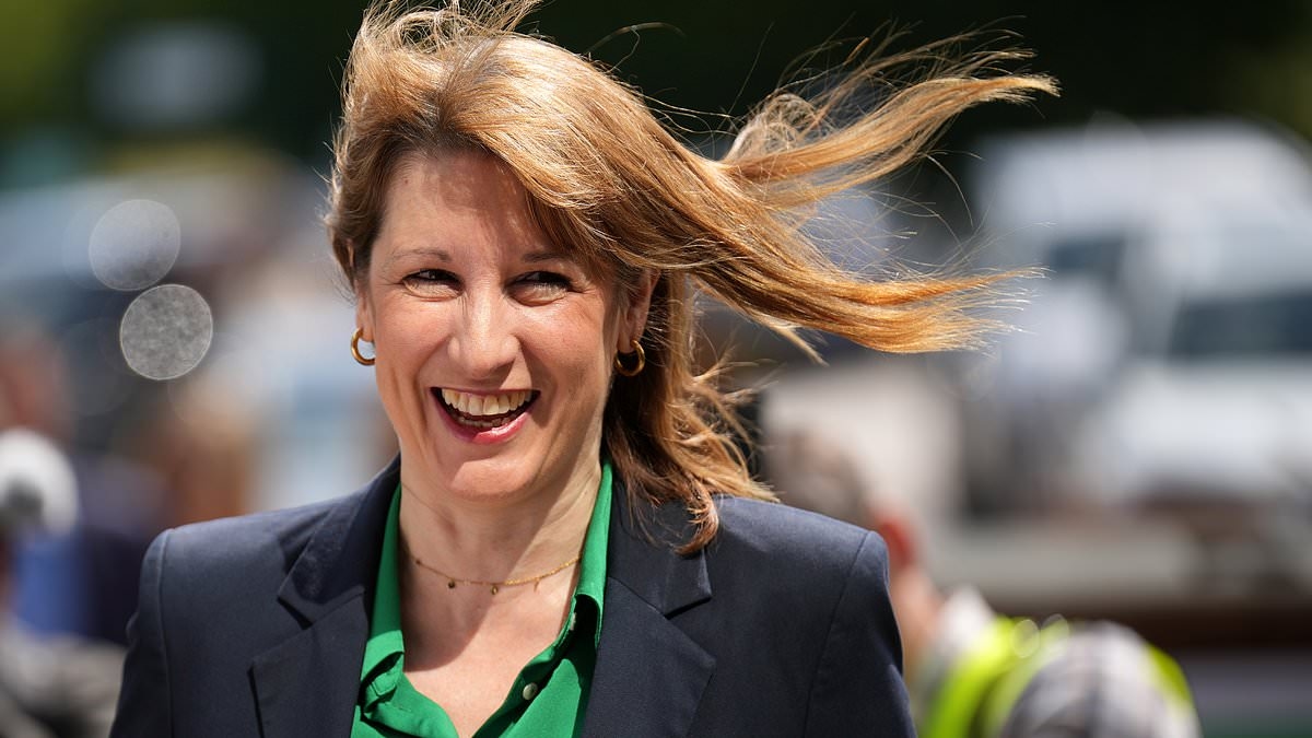 Осмелится ли Рэйчел Ривз повысить подоходный налог? Подкаст «Это деньги»