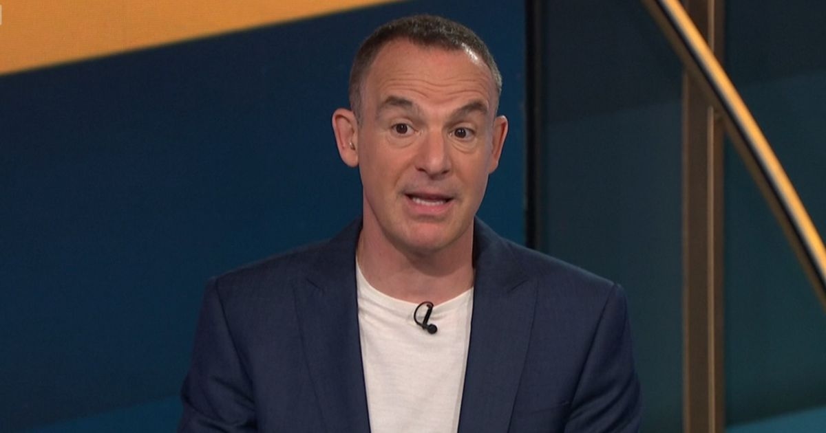 Martin Lewis'in bu yaz tatil rezervasyonu yapanlar için 'altın kuralı'