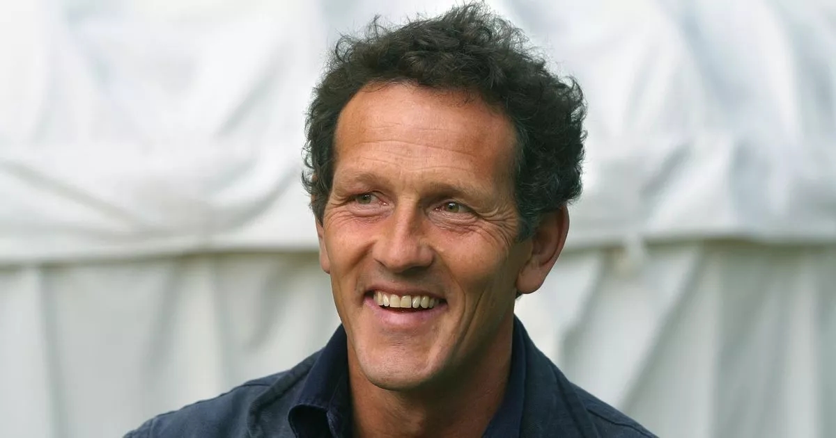 O livro de jardinagem de Monty Don, considerado um dos melhores, agora é gratuito no Dia dos Pais