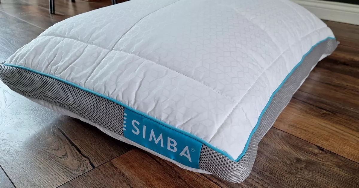 'Ik heb Simba's verstelbare kussen geprobeerd - het hielp enorm tegen mijn ochtendlijke nekpijn'
