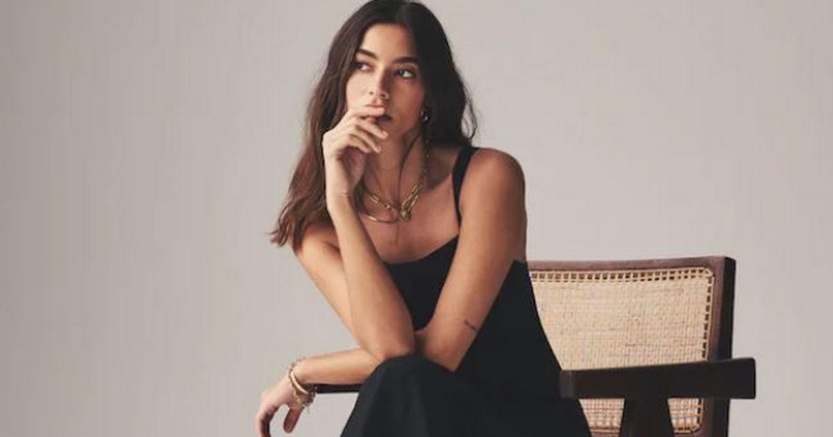 En el siguiente lote, los compradores pueden adquirir vestidos de lino de verano "sin esfuerzo y con estilo" por £ 17 en oferta.