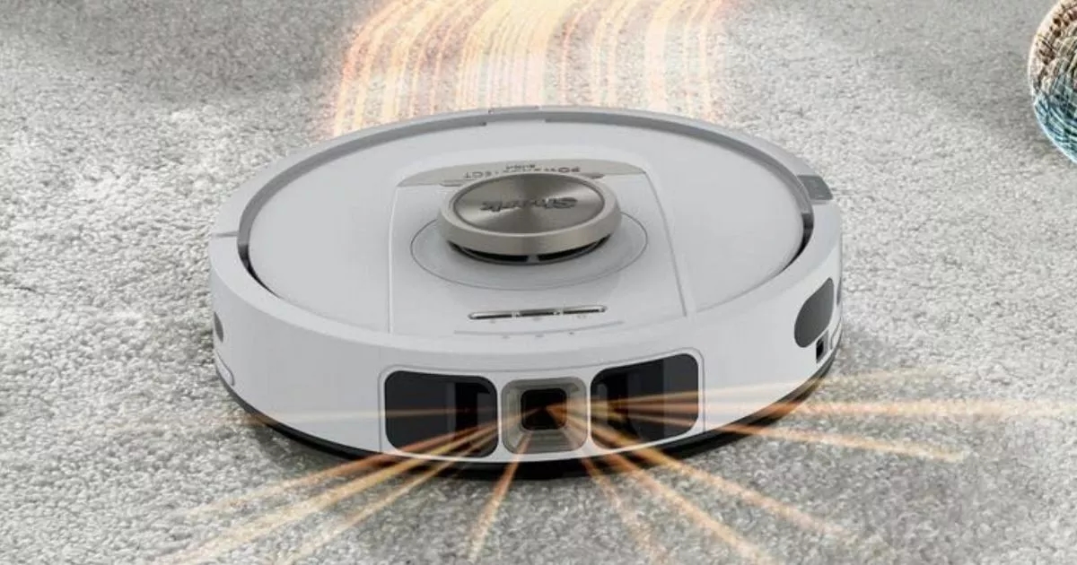 Amazon riduce di 450 sterline lo sconto sull'aspirapolvere robot Shark con svuotamento automatico in una mega offerta Prime Day