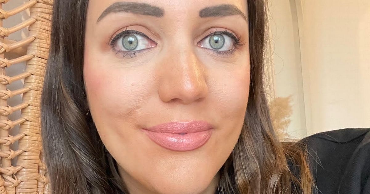 'Ik heb de Double Wear Powder Foundation van Estée Lauder op mijn vette huid geprobeerd'