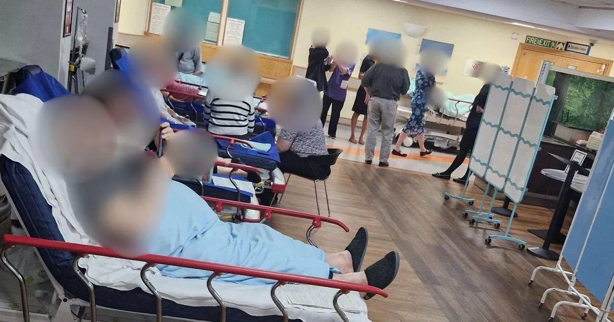 Patiënten die in Costa worden behandeld, omdat het ziekenhuis 'vol' is