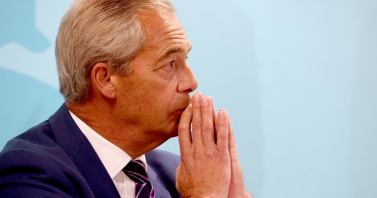 A nova política de reforma do Reino Unido de Nigel Farage "já está caindo aos pedaços" devido a um erro de poupança