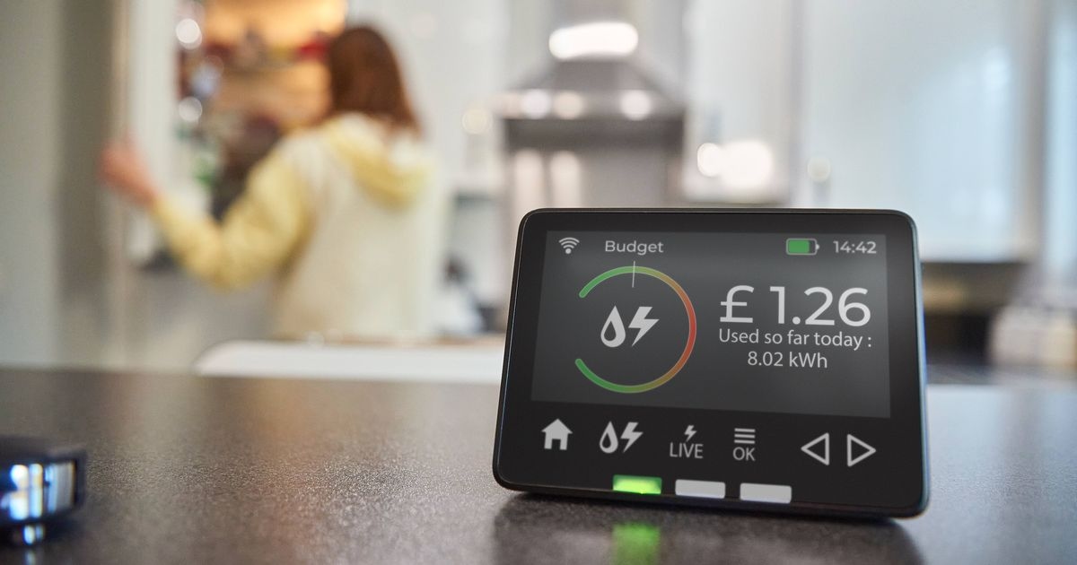 9 maneiras de economizar dinheiro em suas contas de energia antes que o novo teto de preços comece na próxima semana