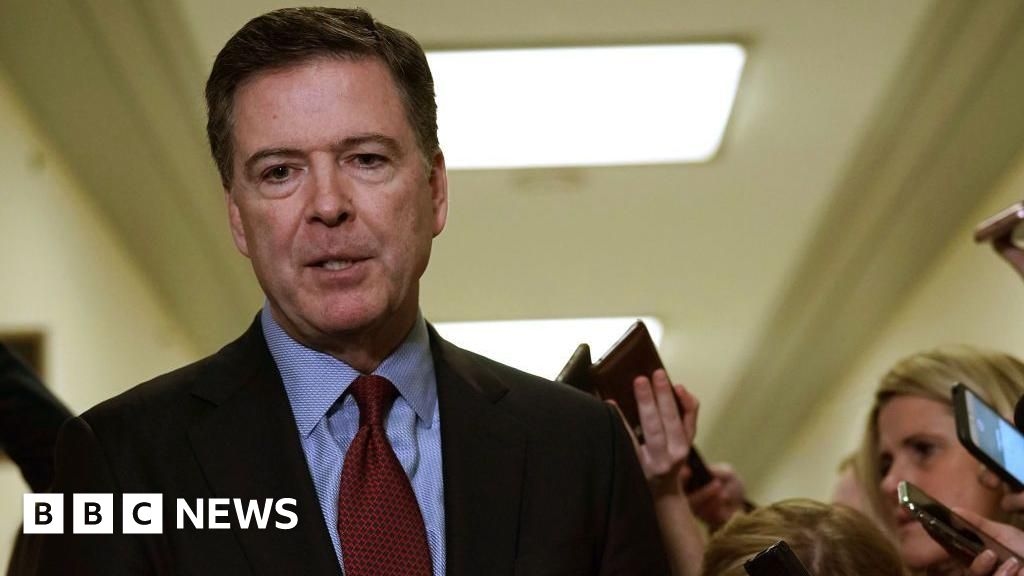 Ex-diretor do FBI James Comey é indiciado por duas acusações