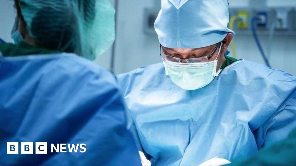 La acumulación de pacientes hospitalizados cae a su nivel más bajo en dos años