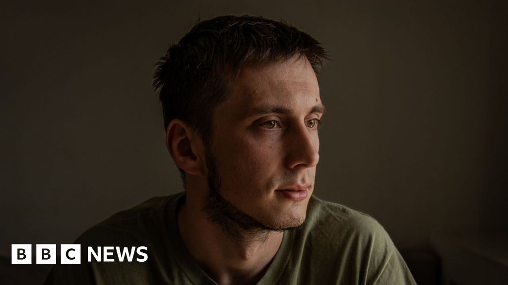 Sie entkamen der ukrainischen Front. Der Lärm von Drohnen folgte ihnen