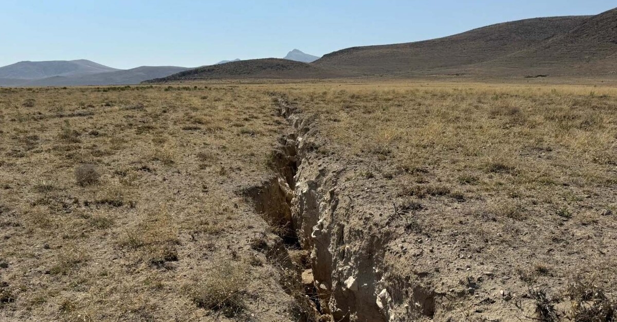 Paralel şekilde ilerliyorlar! 4'ü de 2 km uzunluğunda!