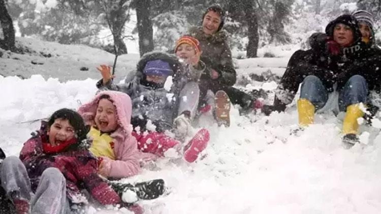 A neve é ​​um obstáculo à educação… Aqui estão as províncias e distritos que estão fechados