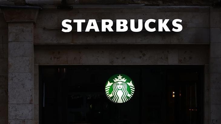 Starbucks despedirá a más de 1.000 empleados