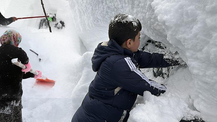 The district swallowed by snow! The rain has stopped, people are trying to return to normal life: We experience this every year