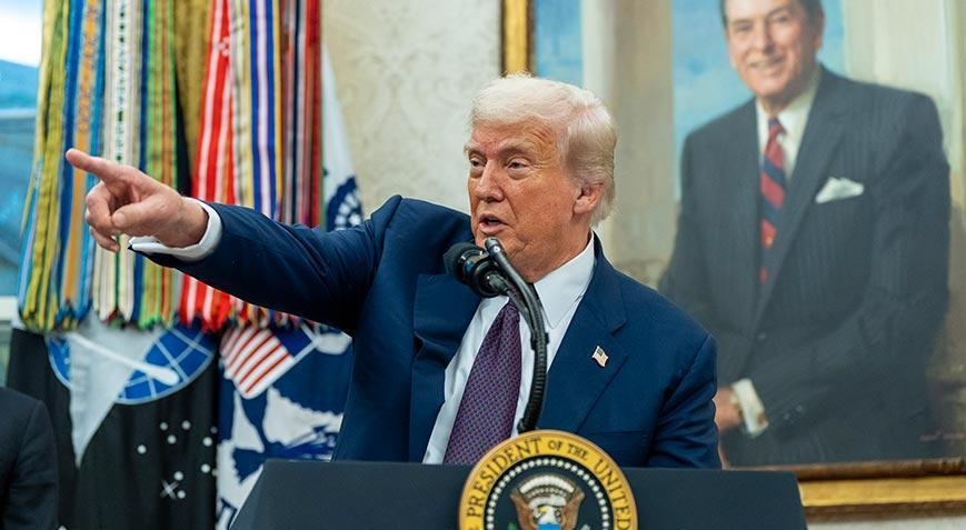Trump kündigt 100-prozentigen Zoll auf Halbleiterimporte an