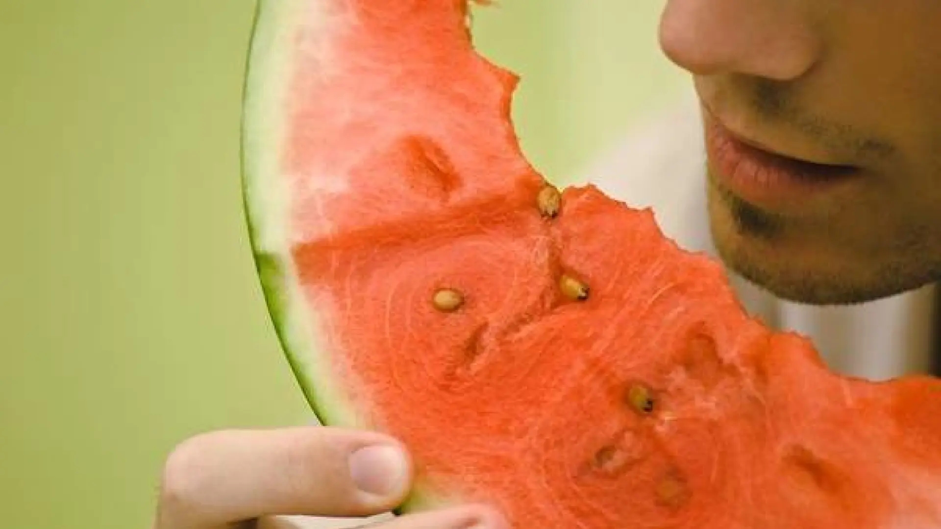 Apothekerin Emma Camarasa klärt Zweifel: Stimmt es, dass Wassermelone bei Erektionsstörungen hilft?