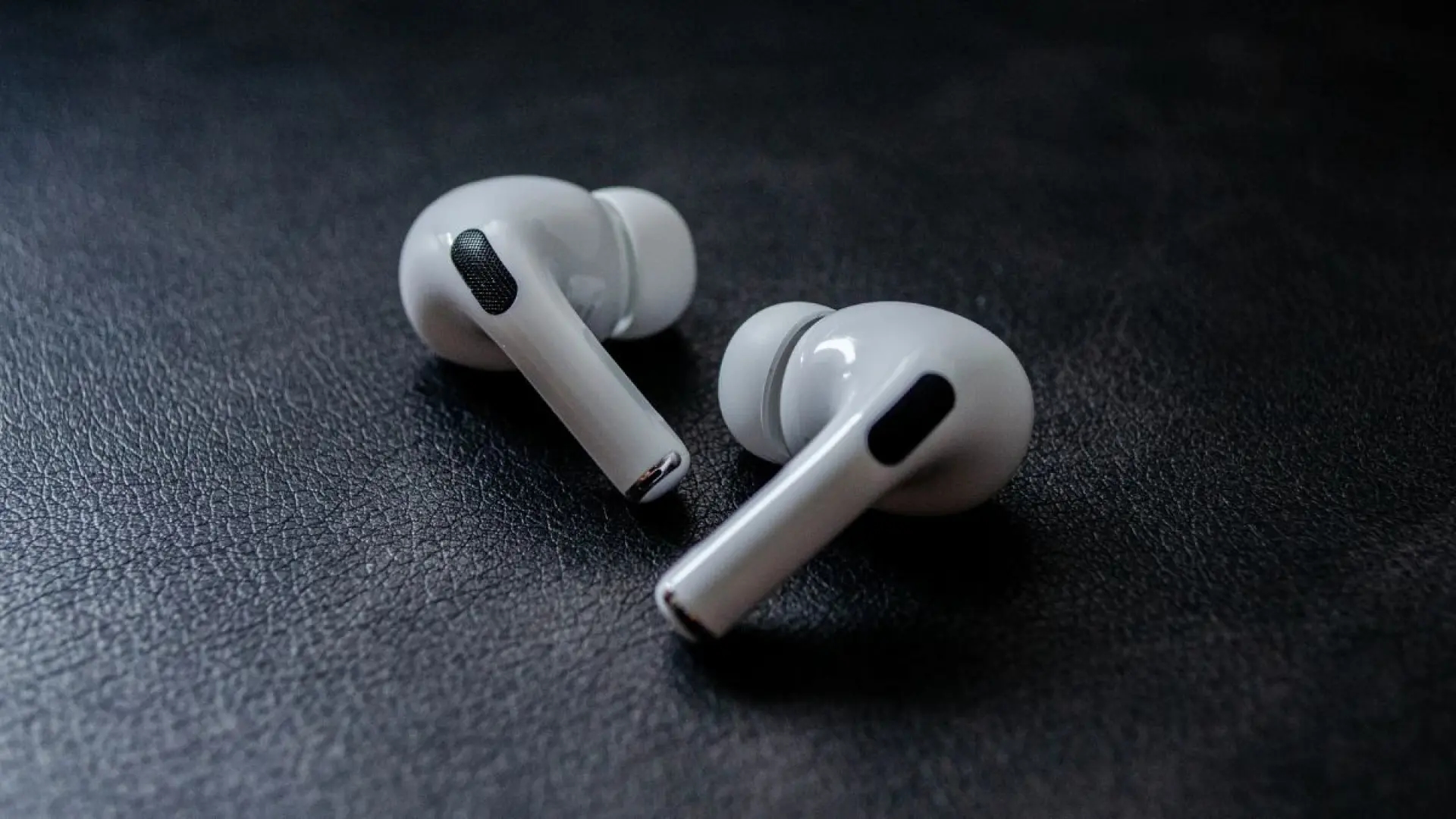 The 5 new features coming to your AirPods with iOS 26