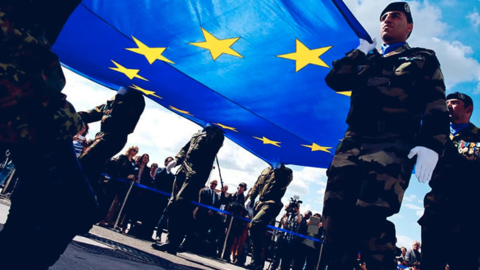 72% of young Spaniards fear war in Europe and 60% call for a common army.