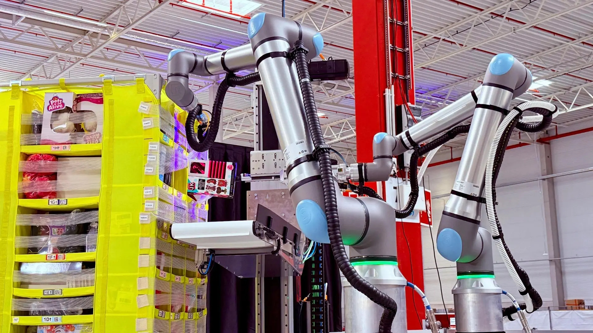 Amazon bereikt het onmogelijke met Vulcan, de nieuwe intelligente robot die zich kan voelen als een mens.