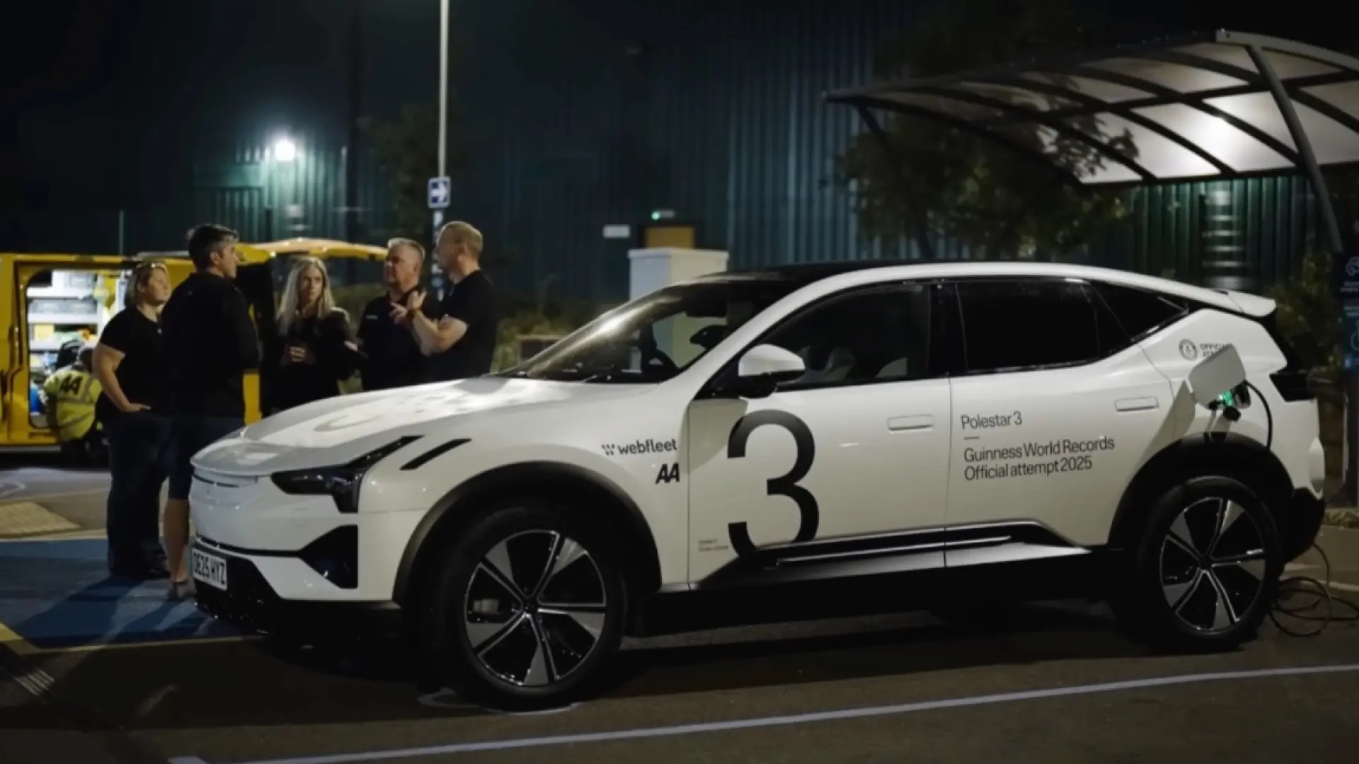 ¿Trampa o realidad? Un coche eléctrico bate el récord de 900 km sin recargar