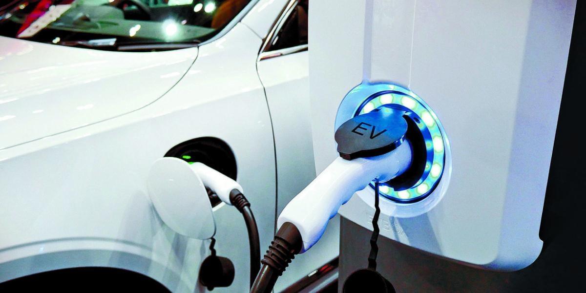 Venta de autos híbridos y eléctricos se desacelera en las entidades del país