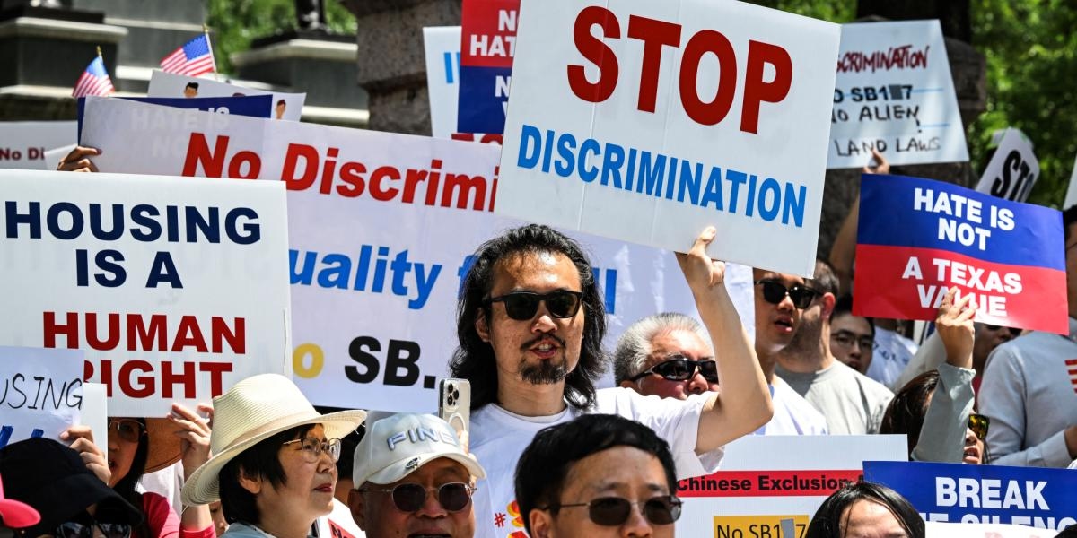 Chinos en Texas denuncian "racismo" por proyecto que les impediría comprar propiedades