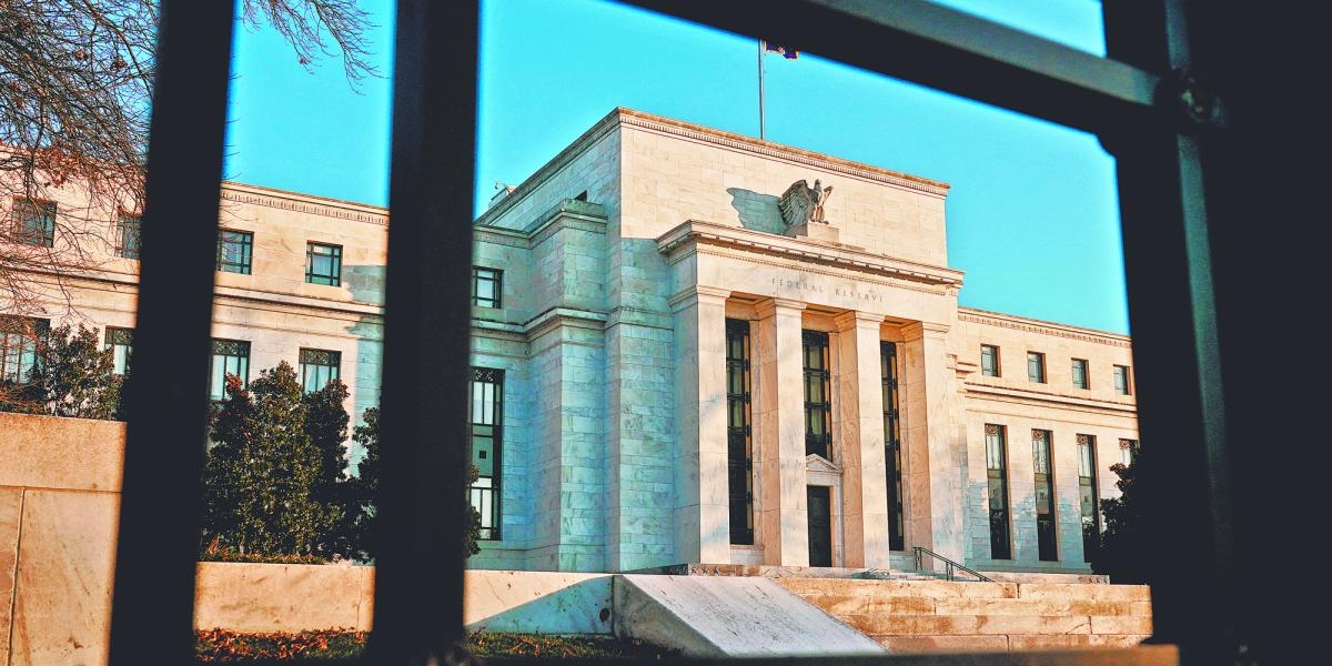 Es bestehen Inflations-, Arbeitslosigkeits- und Stabilitätsrisiken: Fed