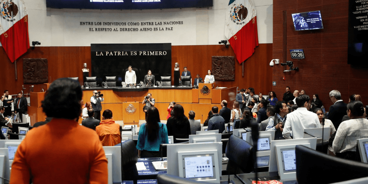 The Senate approves the new Telecommunications and Broadcasting Law with changes.