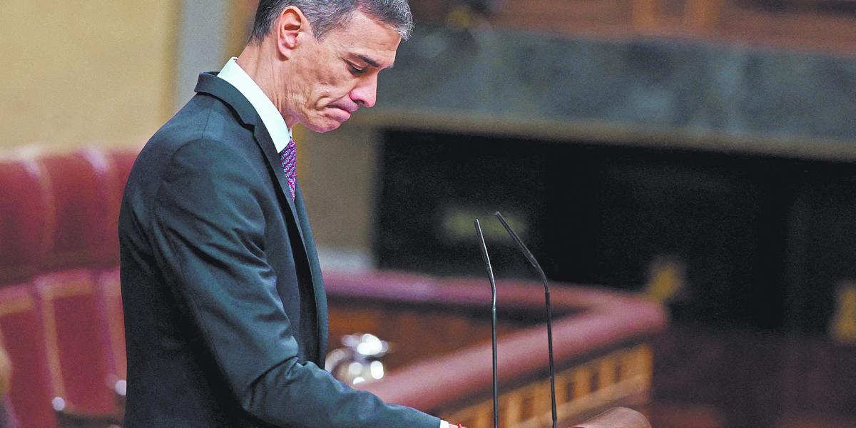 Pedro Sánchez, alle corde al Congresso