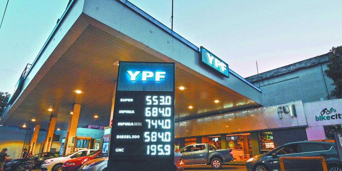 Arjantin hükümeti YPF hisselerini şimdilik serbest bırakıyor