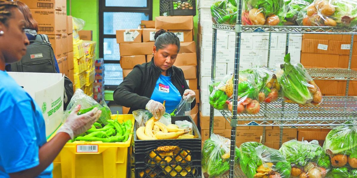 Crescimento anual de empregos nos EUA até março revisado para baixo