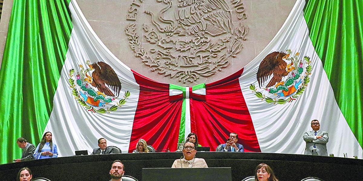Иселу допросили о краже топлива и детях AMLO