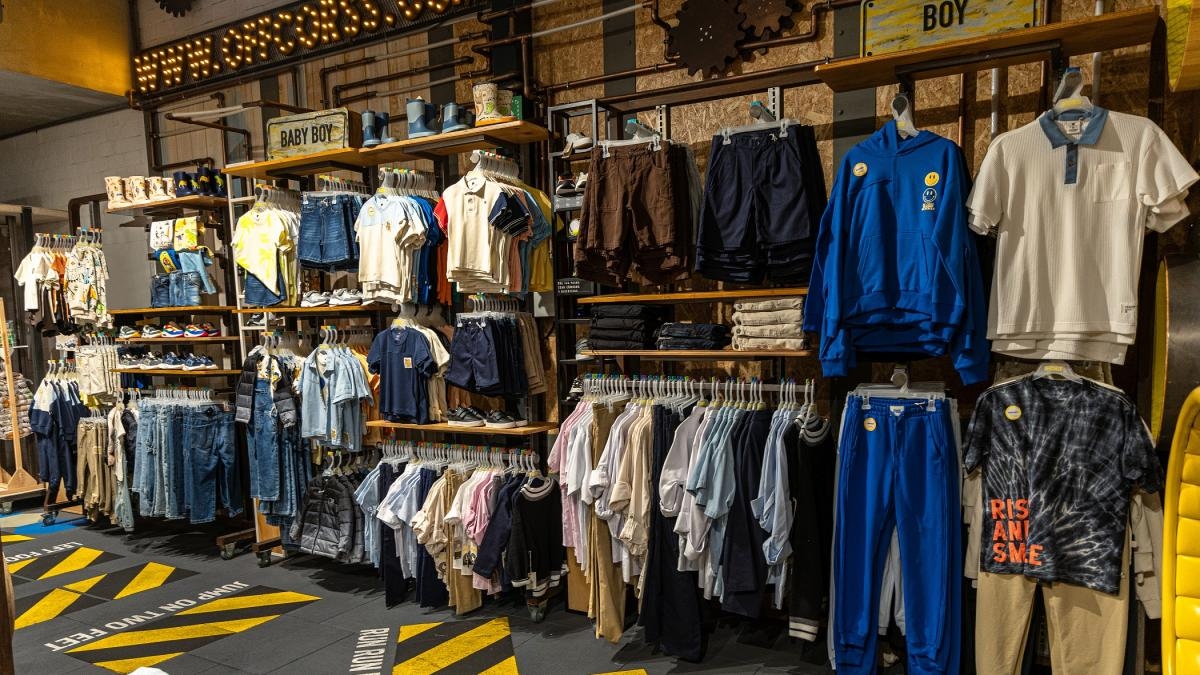 Offcorss endosse le maillot des énergies renouvelables en utilisant des matières premières à faible impact environnemental.