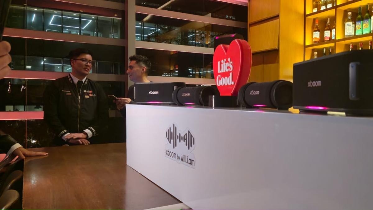 LG lança suas novas caixas de som Xboom com inteligência artificial na Colômbia.